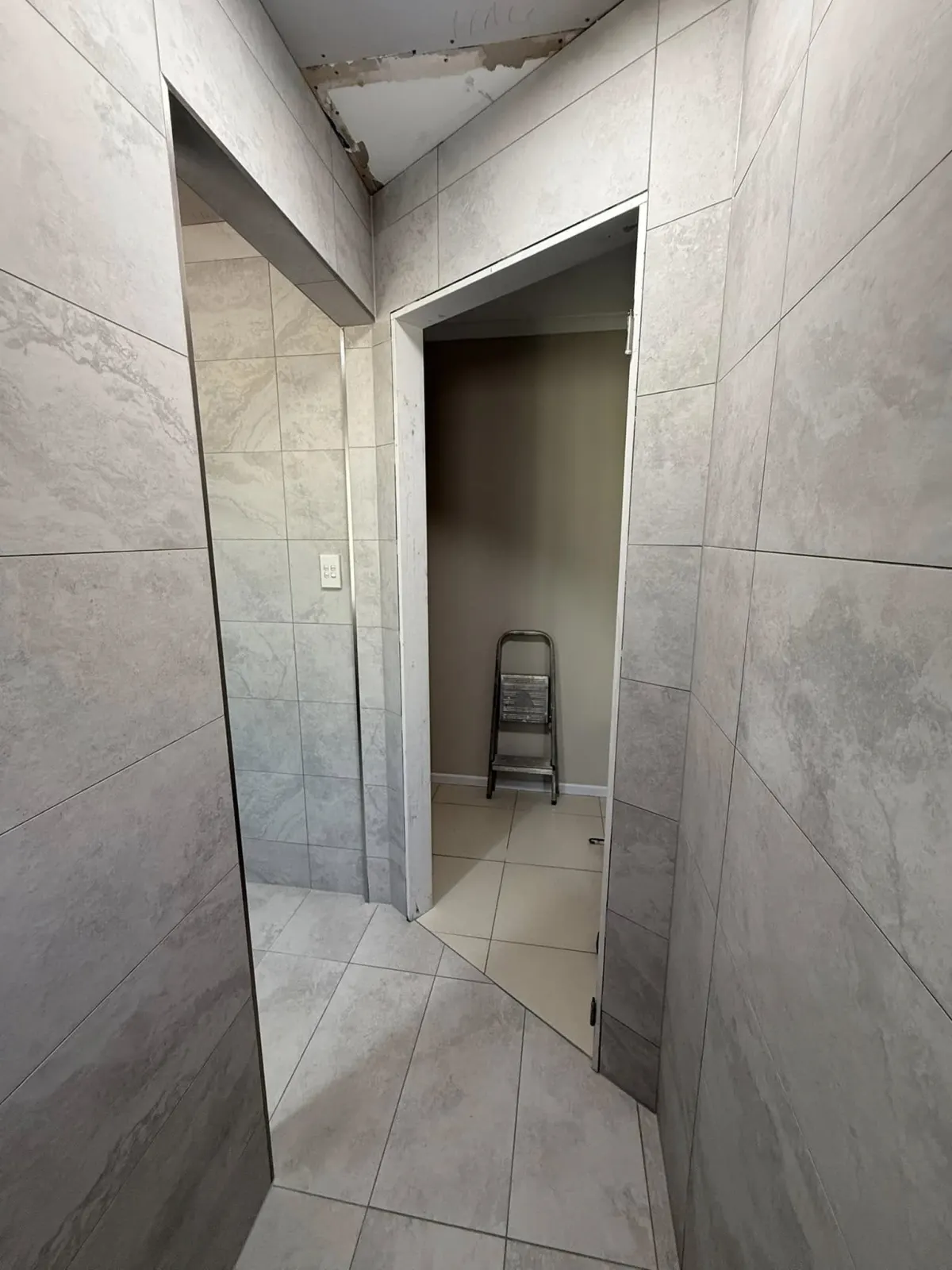 Finished wall tiling in Brisbane